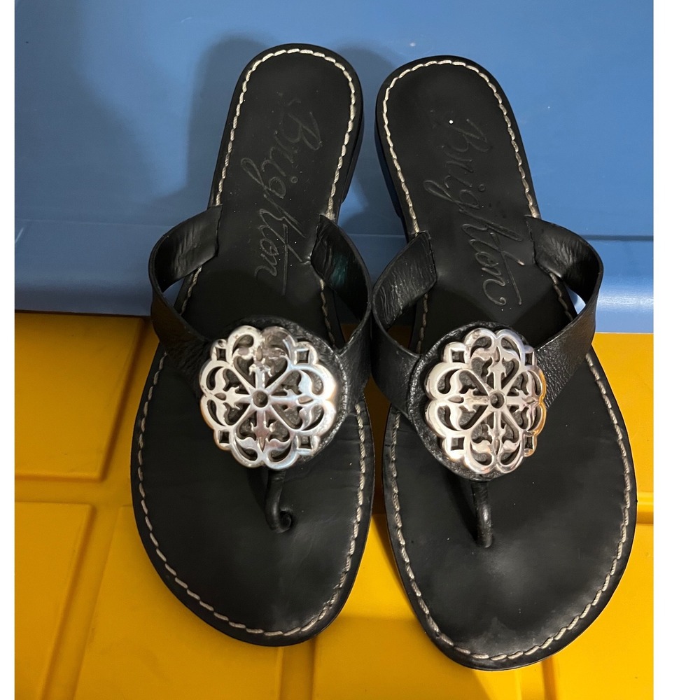 Brighton Alice Black Leather Thong Sandals Silver Filigree Medallion Womens 7M